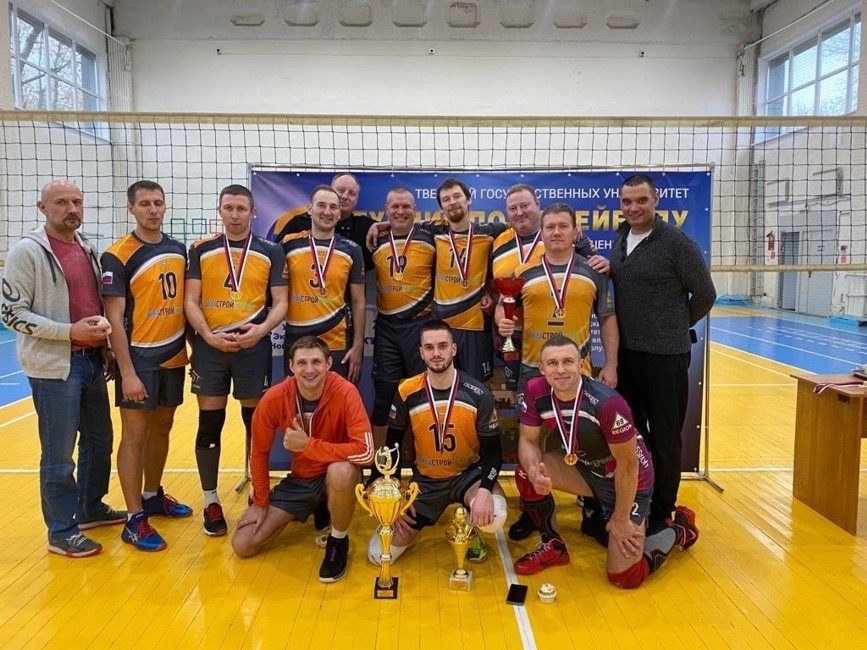 Наши в полуфинале!